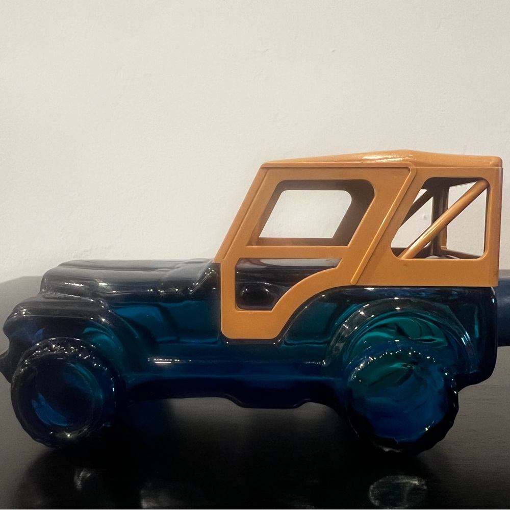 Vintage Avon Trailblazer Cologne Jeep Car Bottle Decanter Blue 3 oz - Full